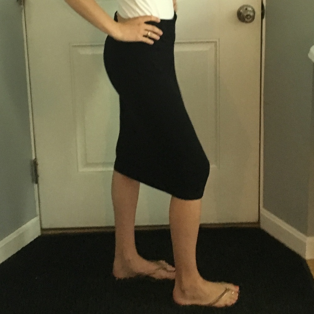 Banana Republic Women’s Black skirt